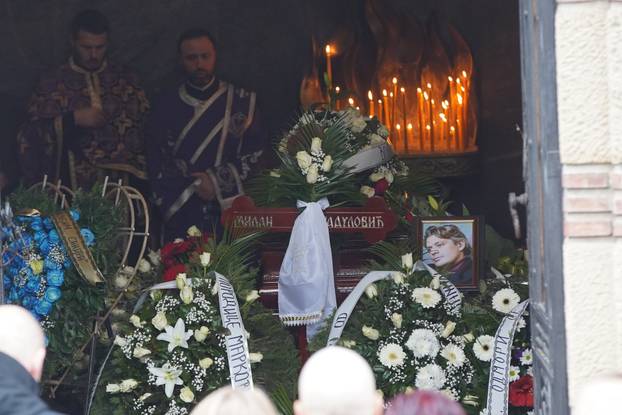 Beograd: Sahranjen Milan Laća Radulović, sin Marine Tucaković