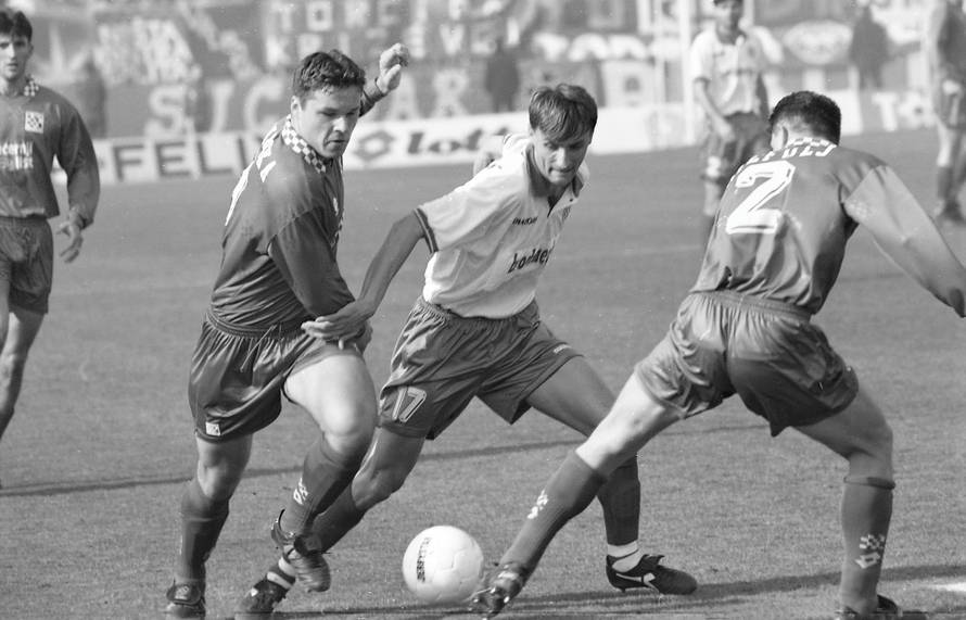 Zagreb: NK Croatia i HNK Hajduk na stadionu u Maksimiru, 24.03.1996.