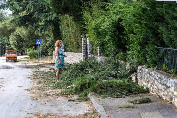Posljedice nevremena koje je jučer zahvatilo Rovinj