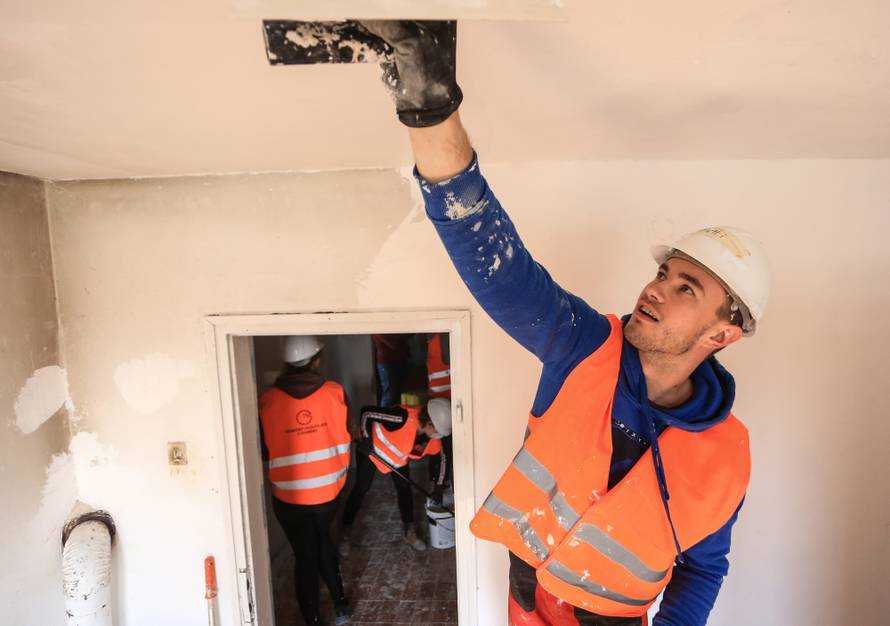 'Ta djeca su mi kuću obnovila besplatno! Hvala im do neba'