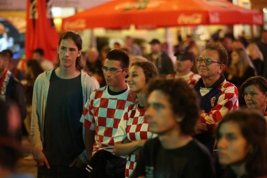 Drele tješio navijače na Trgu: Ajde, nemojte se nervirati...