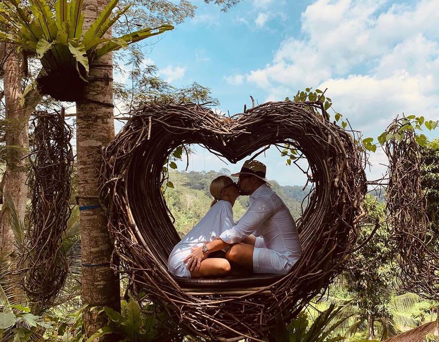 Maženje stopala nije im strano: Šuput uživa, a Madonna 'licka'