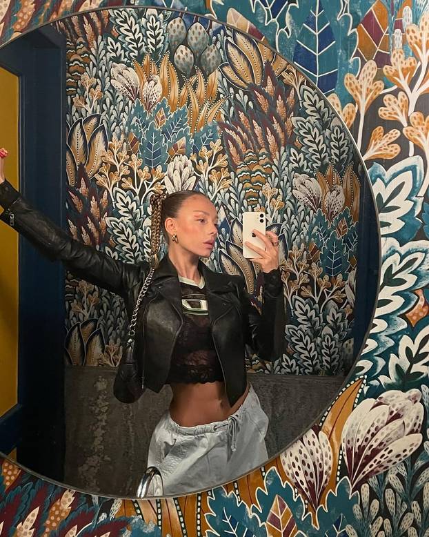 FOTO Od 'Tigrice' do odvjetnice. Ovo su paragvajske i francuske WAGS-ice: Koje su zanosnije?