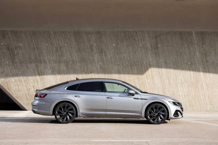 Stigao obnovljeni VW Arteon u limuzinskoj i karavanskoj verziji