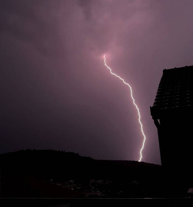 FOTO Ples munja iznad Splita