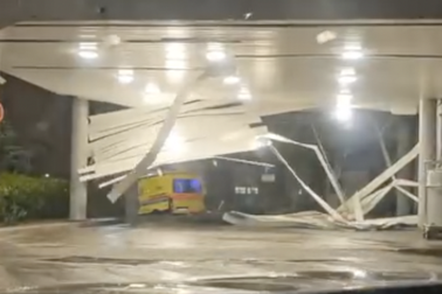 Pogledajte trenutak kada se uru&scaron;ila nadstre&scaron;nica KBC-a Rebro: 'Ljudi su stajali ispod...'