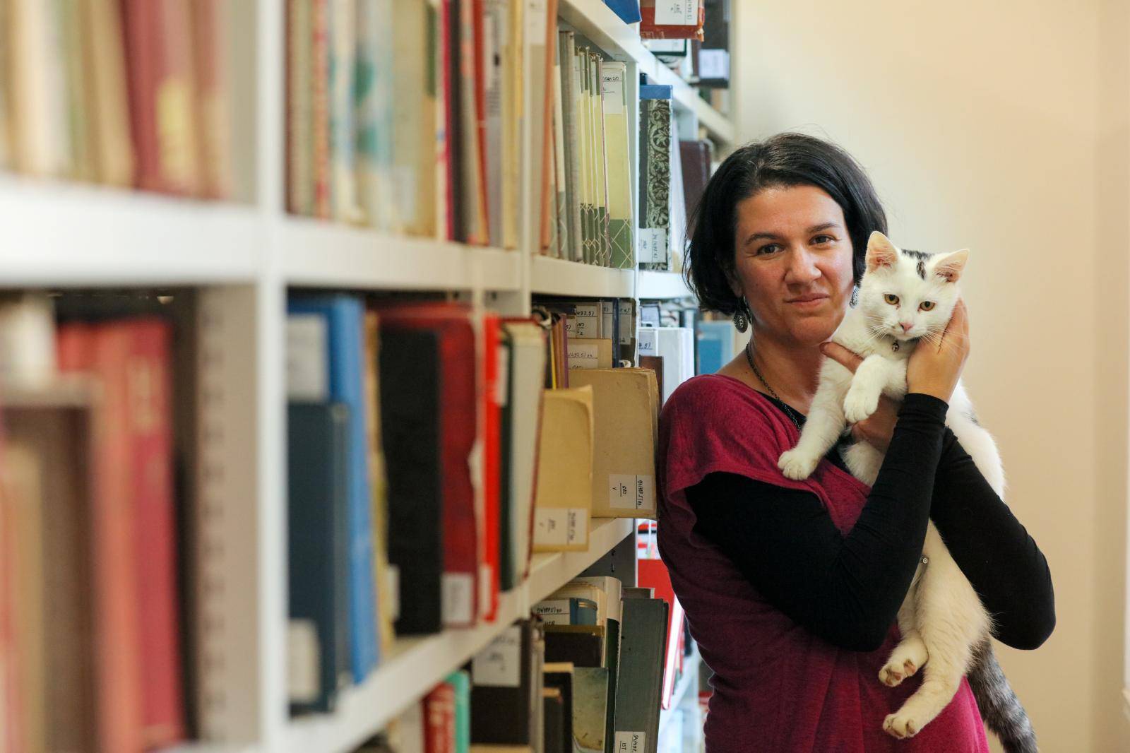 Čupavi knjižničar u Osijeku: Ja sam mačak Đivo i čuvam knjige