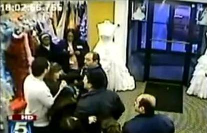 Ratoborna mlada napravila kaos u salonu vjenčanica