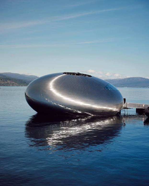 FOTO Spektakl na vodi: Biste li jeli u ovom futurističkom restoranu u norveškom fjordu?