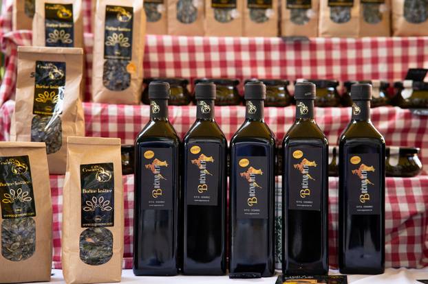 Zagreb: Manifestacija "100% Zagorsko" na Europskom trgu