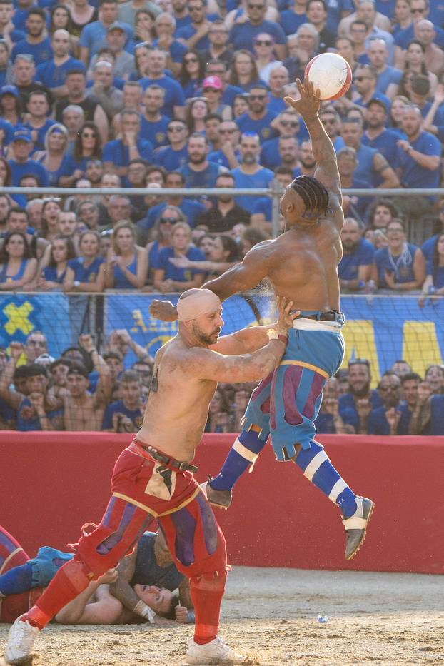 Florence, Final Azzurri Rossi of Calcio Storico Fiorentino In Piazza Santa Croce 8 to 7 for the Rossi