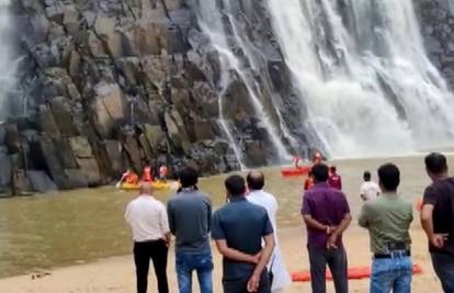 Dvije sestre željele selfie sa slapova u Indiji: 6 članova obitelji poginulo spašavajući ih