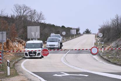 Maslenica: Orkanska bura paralizirala je cestovni promet