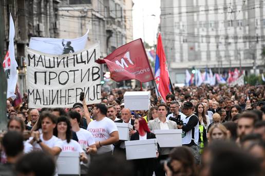 FOTO Studenti predaju listu u Beogradu u ogromnoj povorci