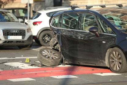 FOTO Kaos u centru Zagreba: Tri auta se sudarila na raskrižju