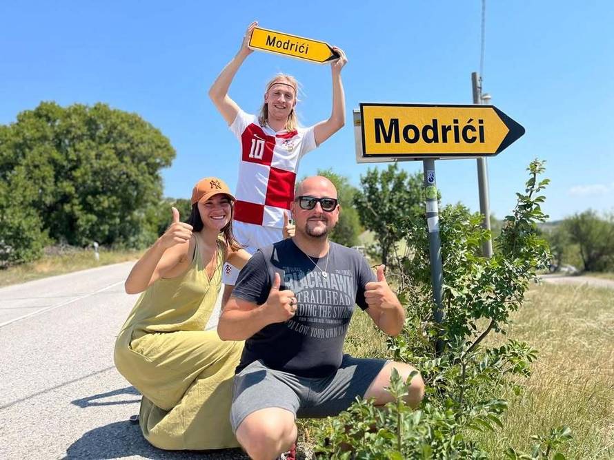 Ekipa predstave o Luki Modriću: U Obrovcu je bilo baš emotivno, svi su plakali na scenu s djedom