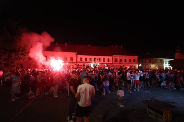 Osijek: Slavlje nakon utakmice Hrvatska -   Ghana