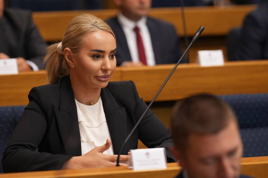 Banja Luka: Počela posebna sjednica Narodne skupštine RS, biraju novu Vladu RS