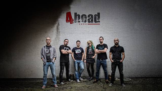 Promocija prvog studijskog albuma benda 4head u Saxu