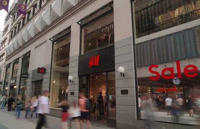 Švedski lanac H&M planira u studenome početi ponovno otvarati trgovine u Ukrajini