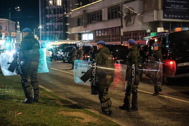Sarajevo: Policija u punoj opremi na prosvjedu u središtu grada