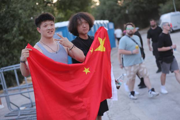 Split: Dolazak partijanera na drugu večer Ultra Europe festivala 2025.