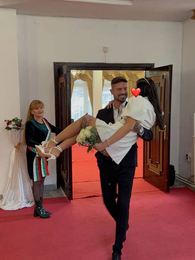 FOTO Bičuj, bičuj me... Kako je još uvijek 'običan dečko iz kraja' postao i provokativni MC Stojan