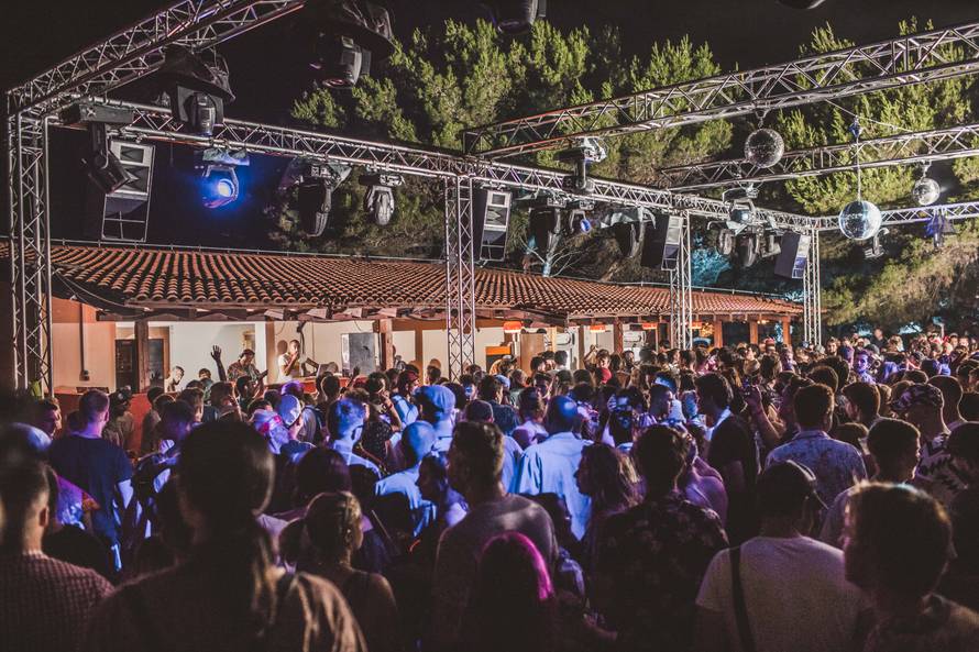 Begin na predstavljanju Love International Recordings etikete