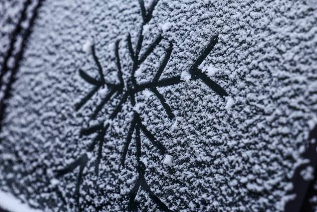 Snijeg je počeo padati i u Zagrebu