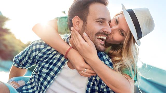 'Copy-paste' za bračnu idilu: Ovo su odlike sretnih parova