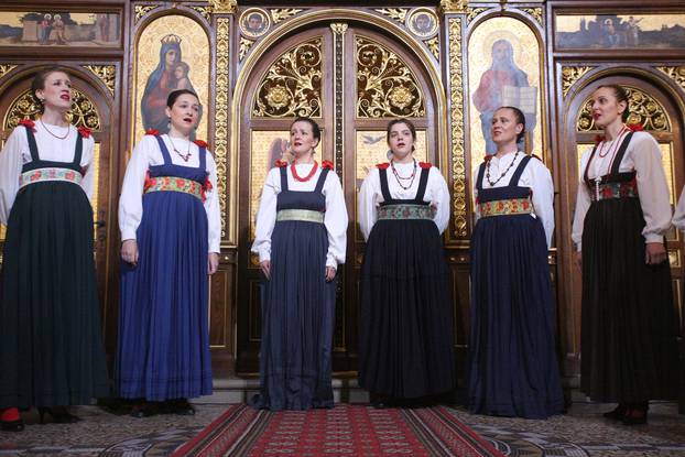 Zagreb: Klapa Cesarice održala je koncert u sklopu Festivala adventskih i božićnih pjesama