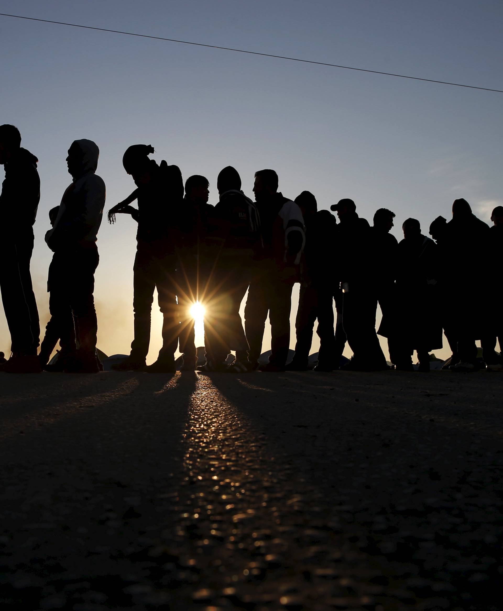 Na granici Grčke i Makedonije blokirano je 13.000 migranata