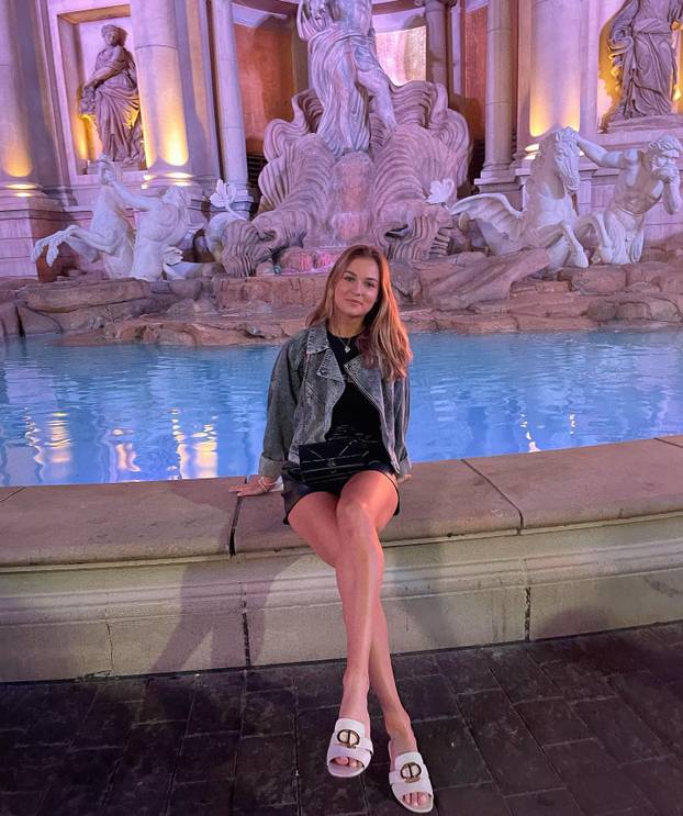 FOTO Teniska zvijezda uhodi poznatu Ruskinju! 'Stalno se javlja i zove me na spoj...'