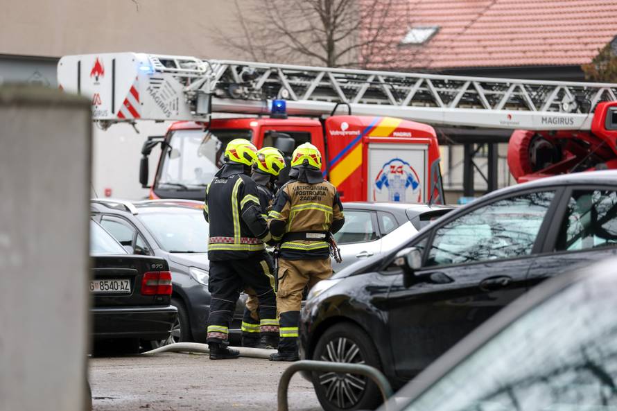 Zagreb: Požar u Ulici Hrvoja Macanovića, tri osobe ozlijeđene