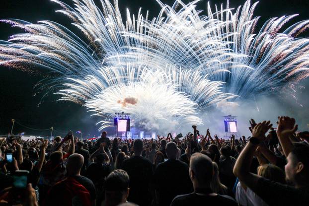 Vukovar: Koncert Marka Perkovića Thompsona pod nazivom 'Vukovar – Zajedno za budućnost'