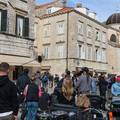 FOTO Dubrovnik krcat kao usred ljeta! Me&dstrok;u turistima je i ekipa koja snima britansku seriju