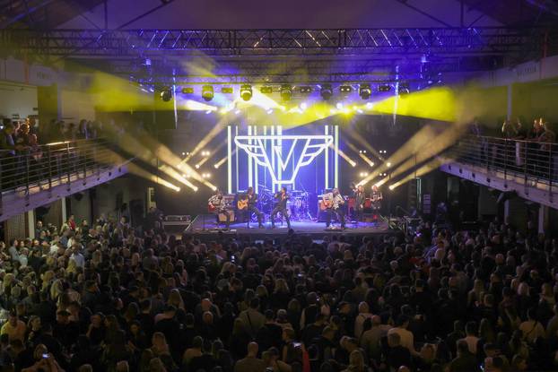 Zadar: Koncert Parnog Valjka u Arsenalu povodom Valentinova