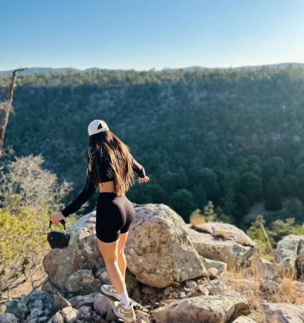 FOTO Nekad kraljica ljepote, a danas nogometna sutkinja. Selene oduzima dah na terenu