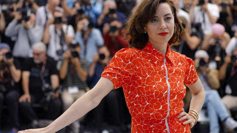 Aubrey Plaza (41) očekuje prvo dijete s Chrisom Abbottom, godinu nakon smrti supruga