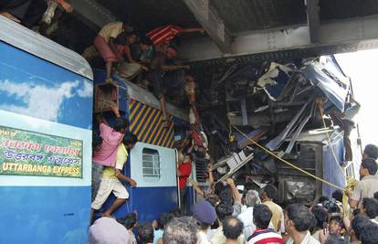 Indija: U sudaru dva vlaka poginulo najmanje 60 ljudi