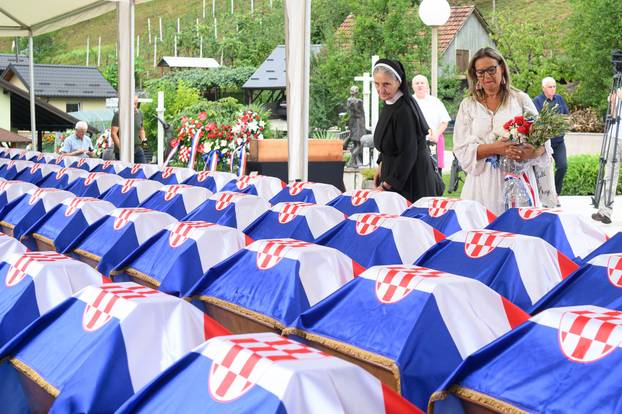 Posljednji ispraćaj: U Donjem Maclju pokopano 500 Hrvata, žrtava Bleiburga i Križnog puta