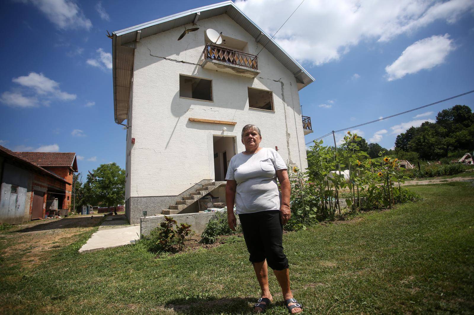 U kontejneru 6 mjeseci: 'Potres me skoro ubio. Kuća je počela pucati, ne znam kako smo izašli'