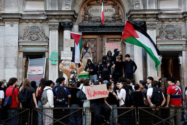 Nationwide strike and anti-government protests called by French unions in France