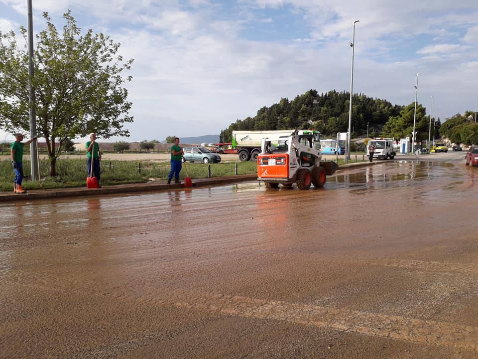 FOTO Olujno nevrijeme pogodilo Neretvu: U Pločama u kratkom roku palo čak 190 litara kiše