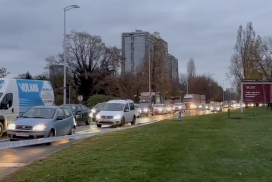 Prometna gužva kod Vjesnika