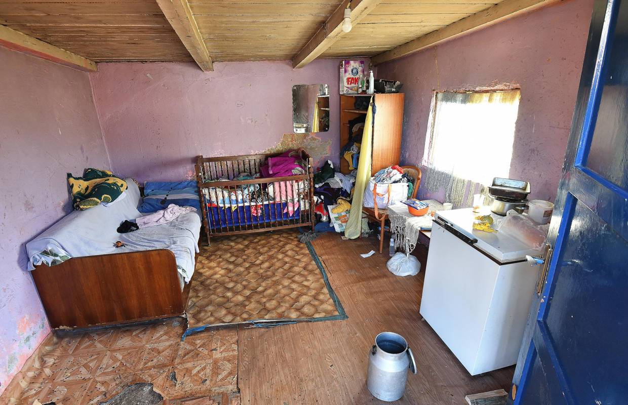 Policija dovršila istragu: Pijani 27-godišnjak je šipkom tukao ženu dok je držala dvoje djece