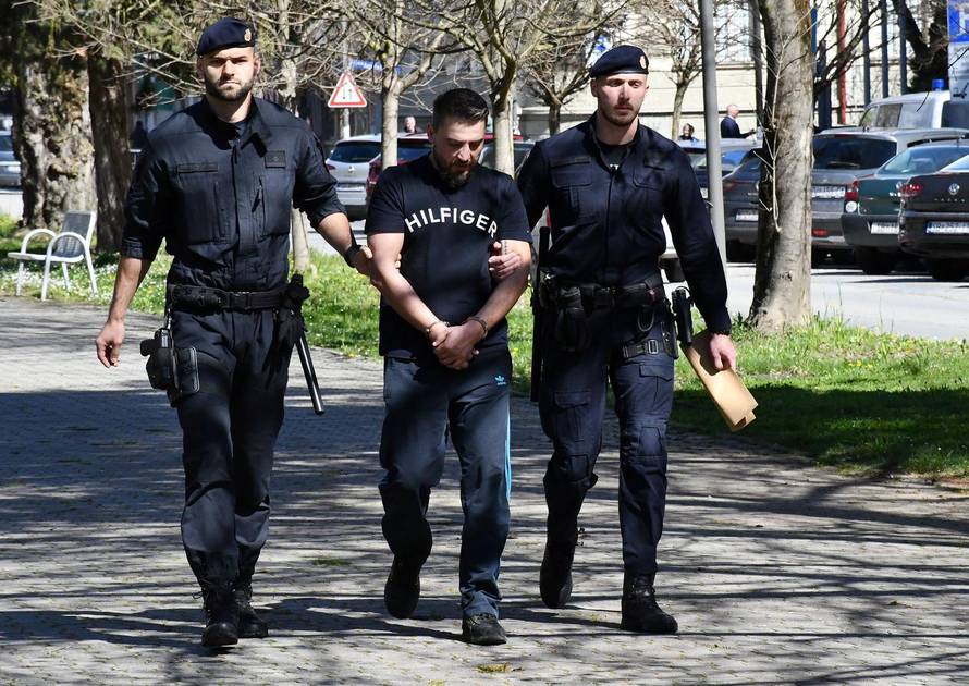 Pogledajte privođenje Rumunja koji je u kamionu naletio na kolonu od 17 auta kod Okučana