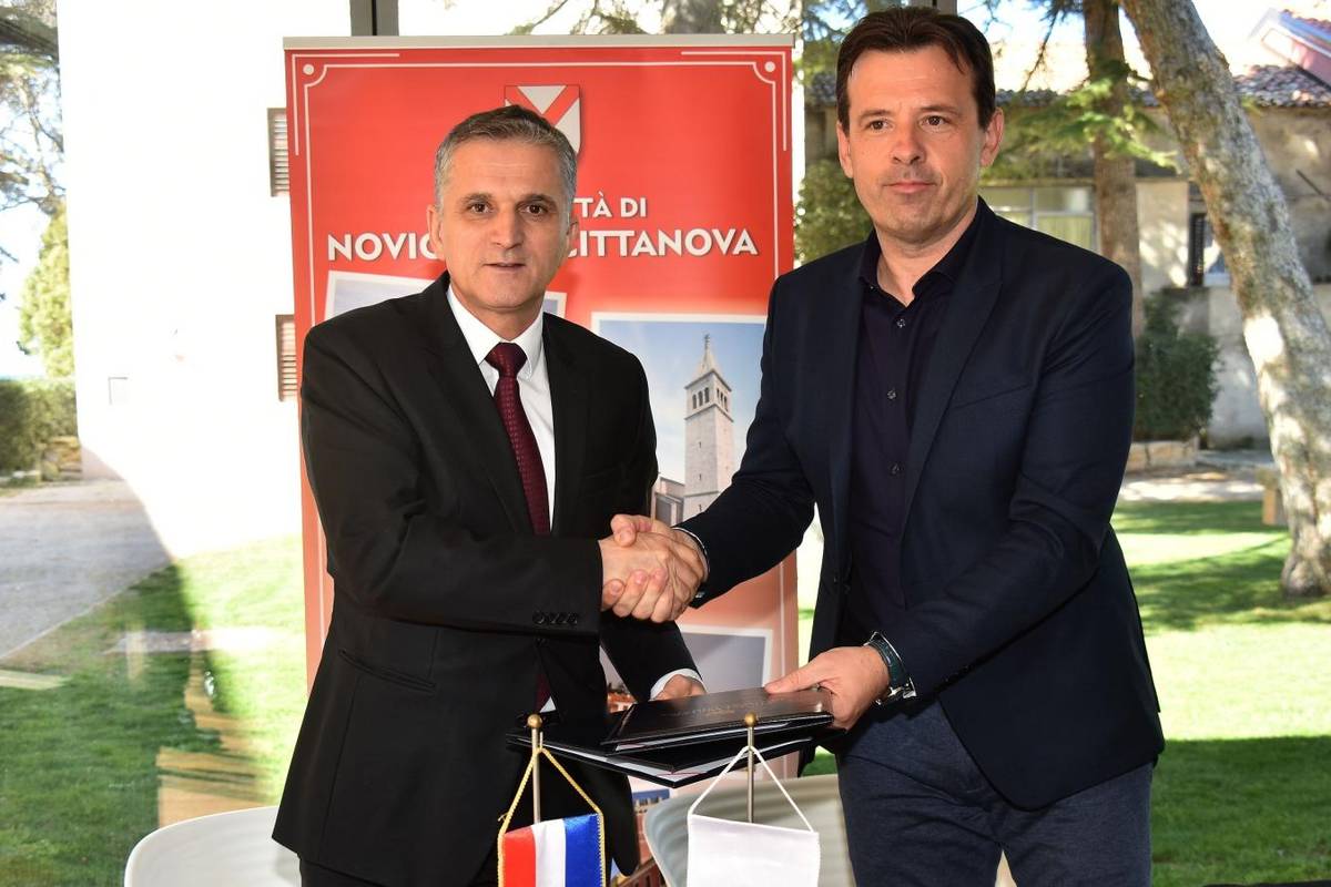 Ministar Goran Marić u Umagu i Poreču potpisao ugovore
