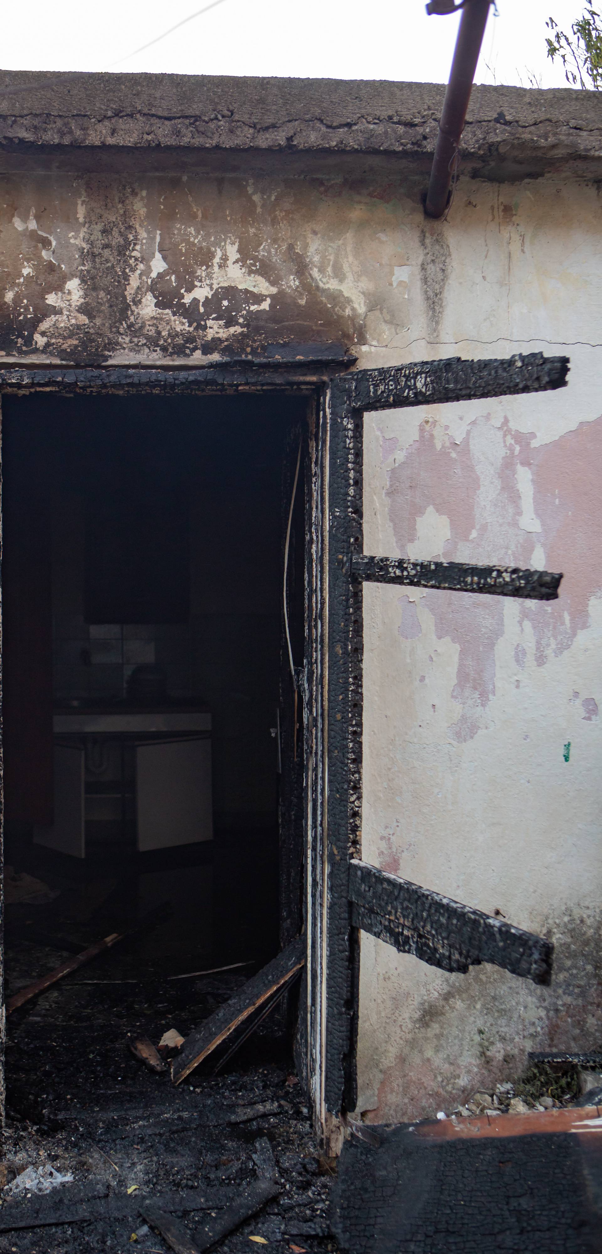 Katastrofa u slikama: Izgorjele kuće i vozila, mještani očajni