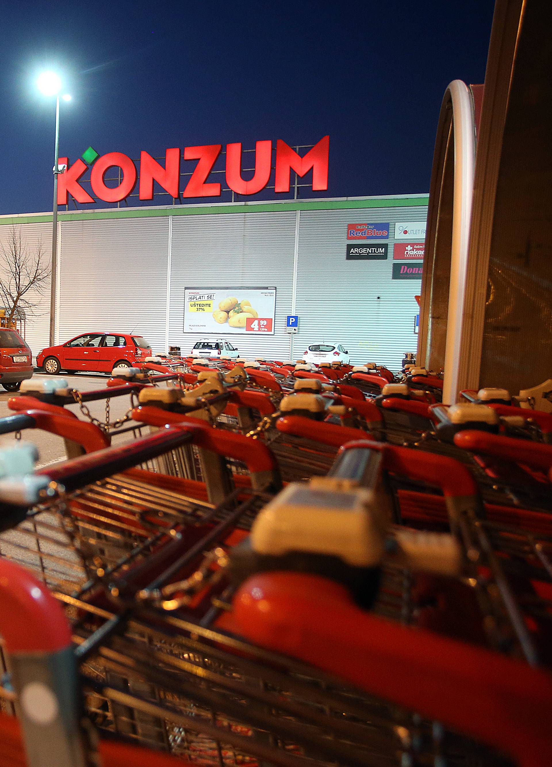 Konzum na Badnjak radi kraće, a ne radi na Božić i Štefanje